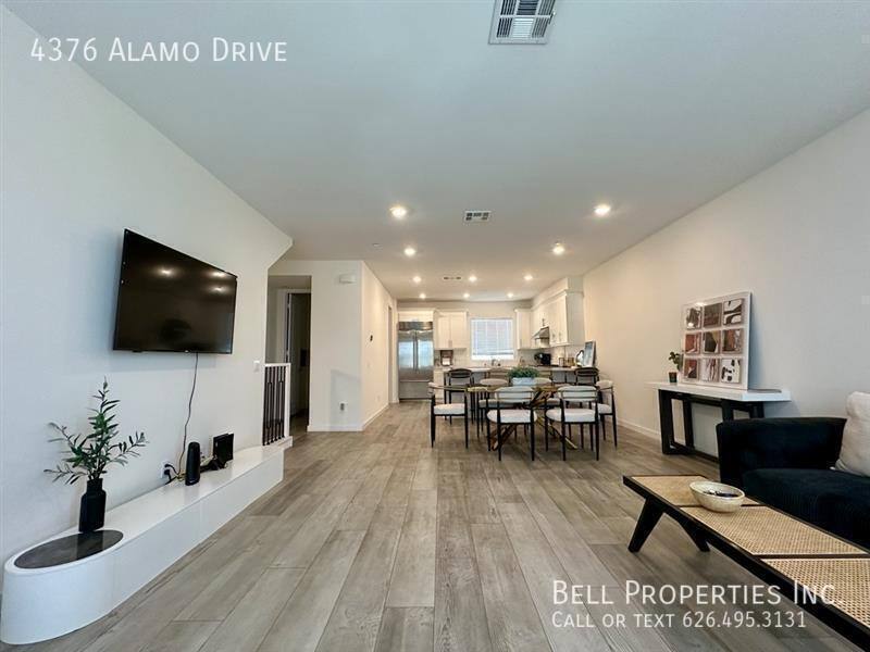 Townhouse for rent at 4376 Alamo Dr, Arcadia, CA 91006