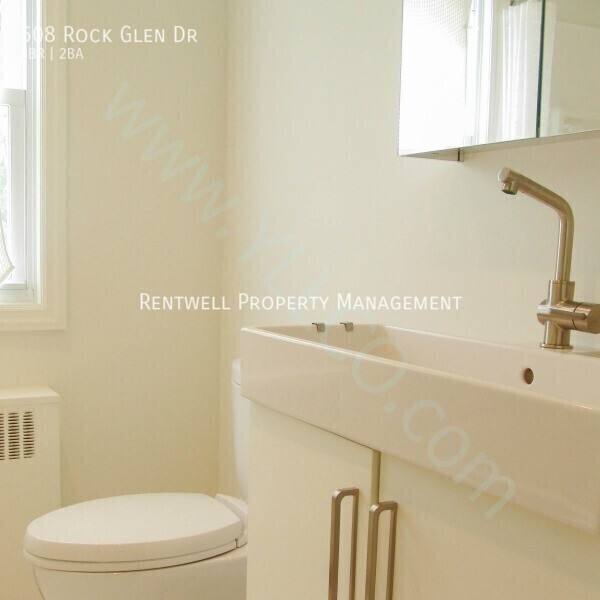 House for rent at 508 Rock Glen Dr, Wynnewood, PA 19096