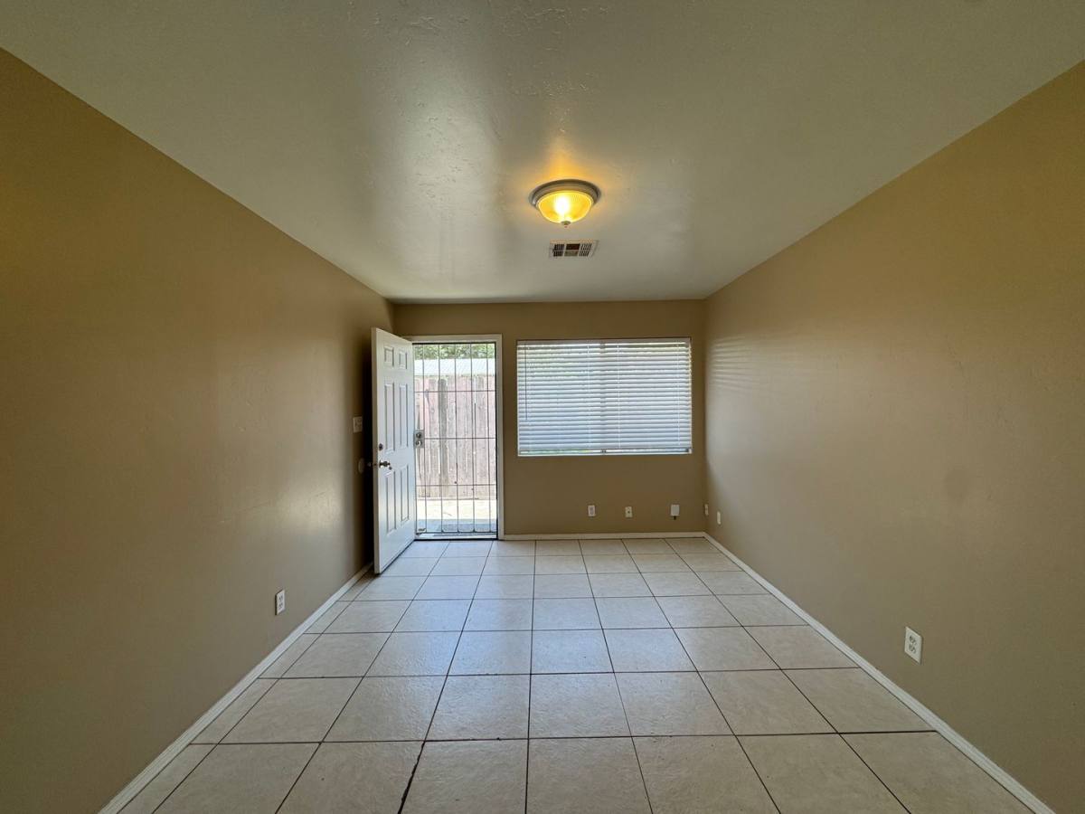 Apartment for rent at 504 Quincy St, Bakersfield, CA 93305