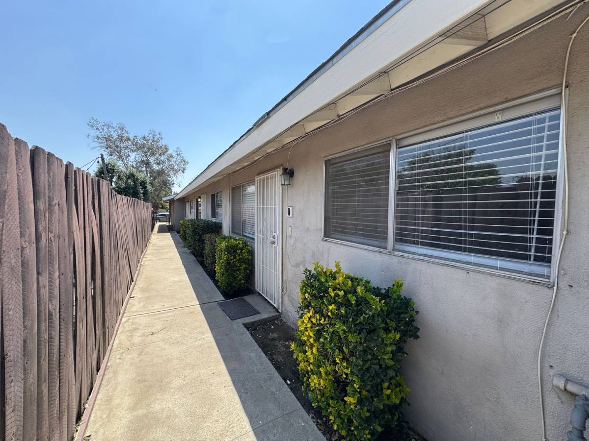 Apartment for rent at 504 Quincy St, Bakersfield, CA 93305