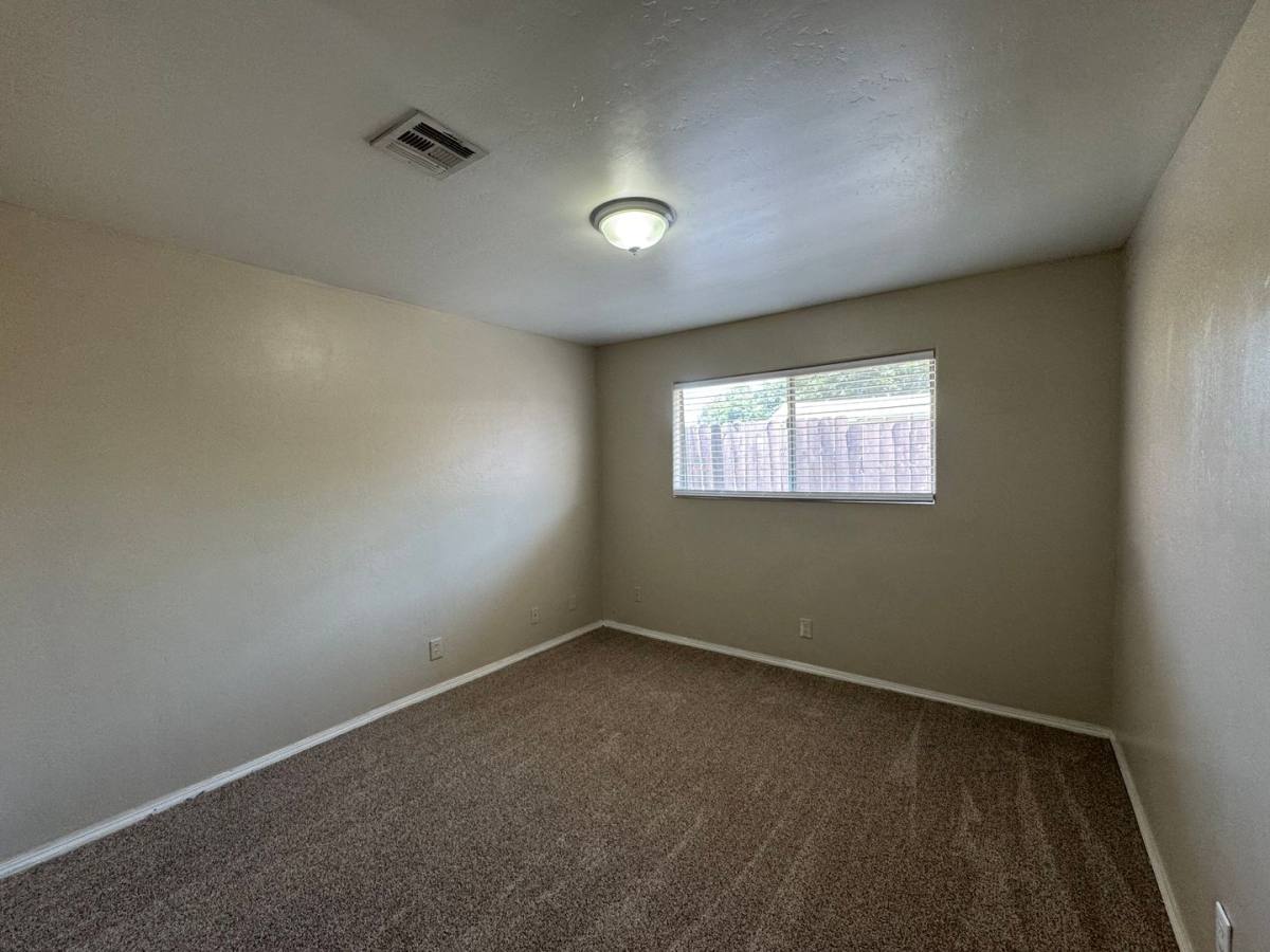 Apartment for rent at 504 Quincy St, Bakersfield, CA 93305