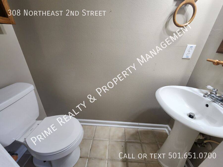 House for rent at 308 NE 2nd St, Bryant, AR 72022