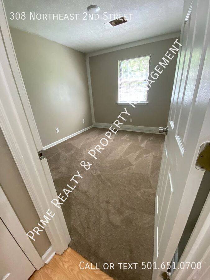 House for rent at 308 NE 2nd St, Bryant, AR 72022