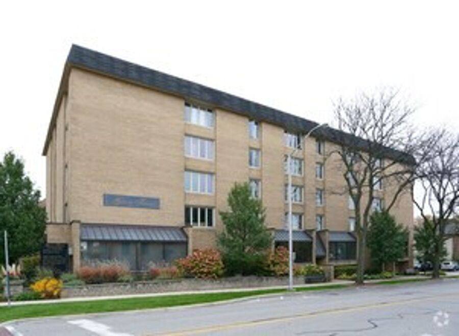 Apartment for rent at 5133 Washington St #3C, Downers Grove, IL 60515