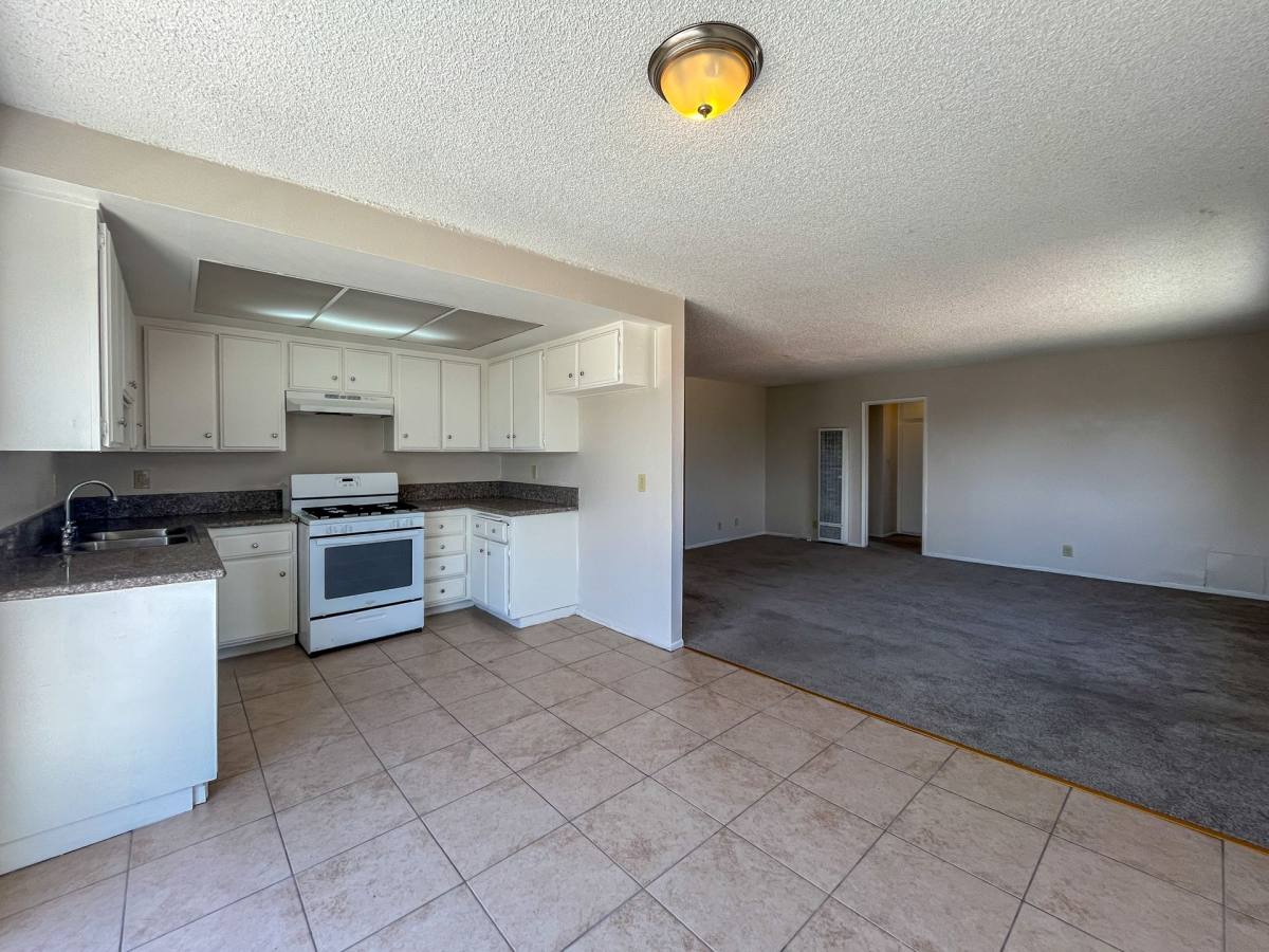 Apartment for rent at 322-330 9th St, San Pedro, CA 90731