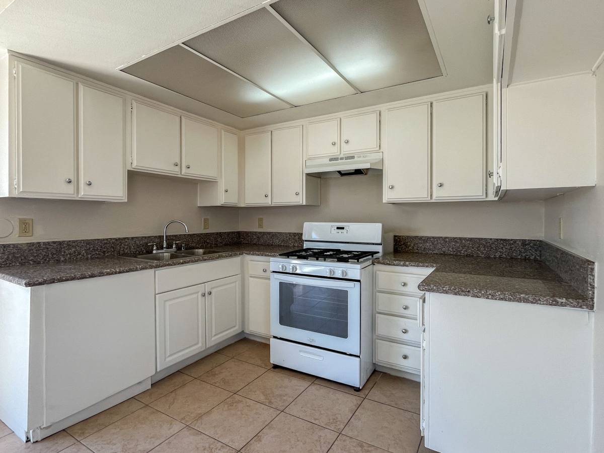 Apartment for rent at 322-330 9th St, San Pedro, CA 90731