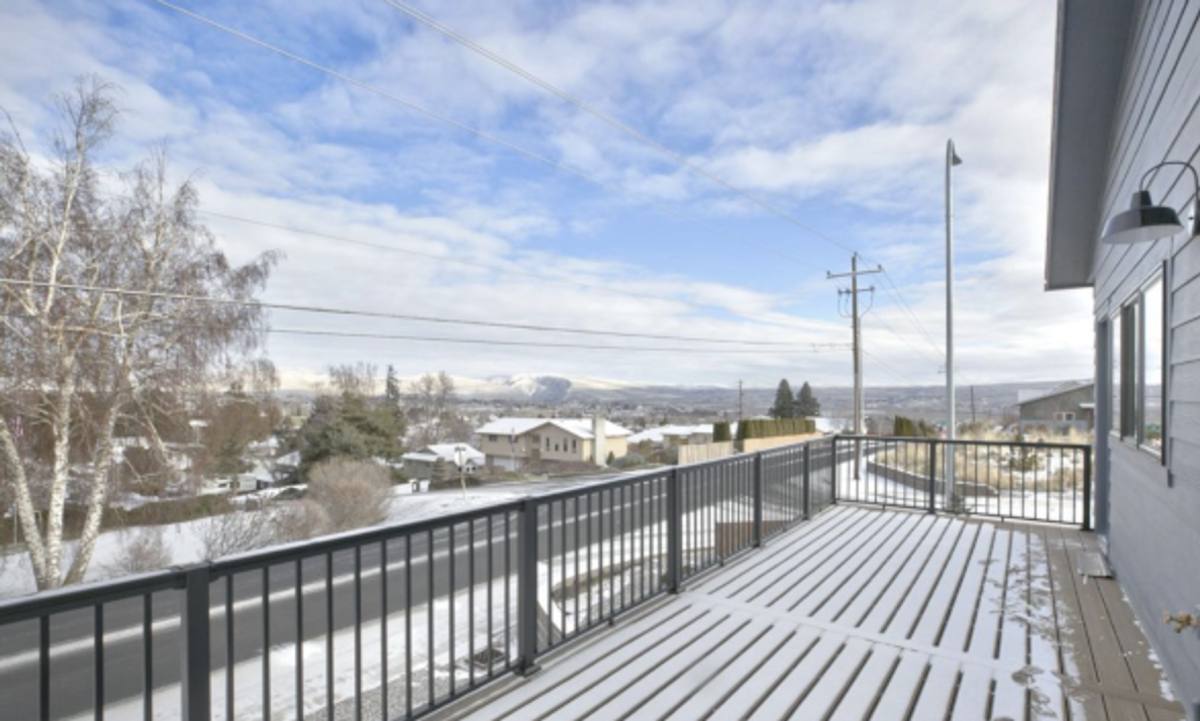 House for rent at 901 Verde Lane, Selah, WA 98942