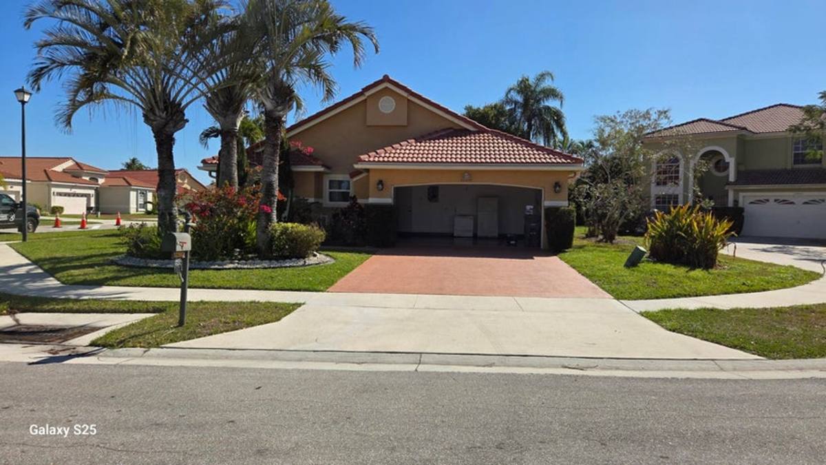 House for rent at 12390 Summer Springs Dr, Boynton Beach, FL 33437