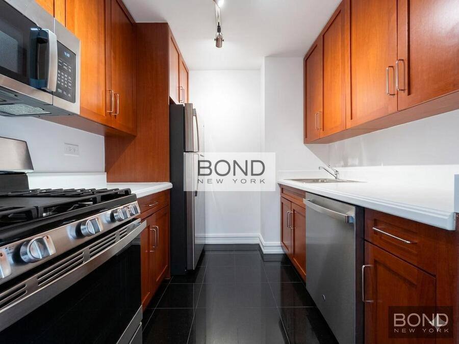 Apartment for rent at 888 Eighth Ave #L, New York, NY 10019
