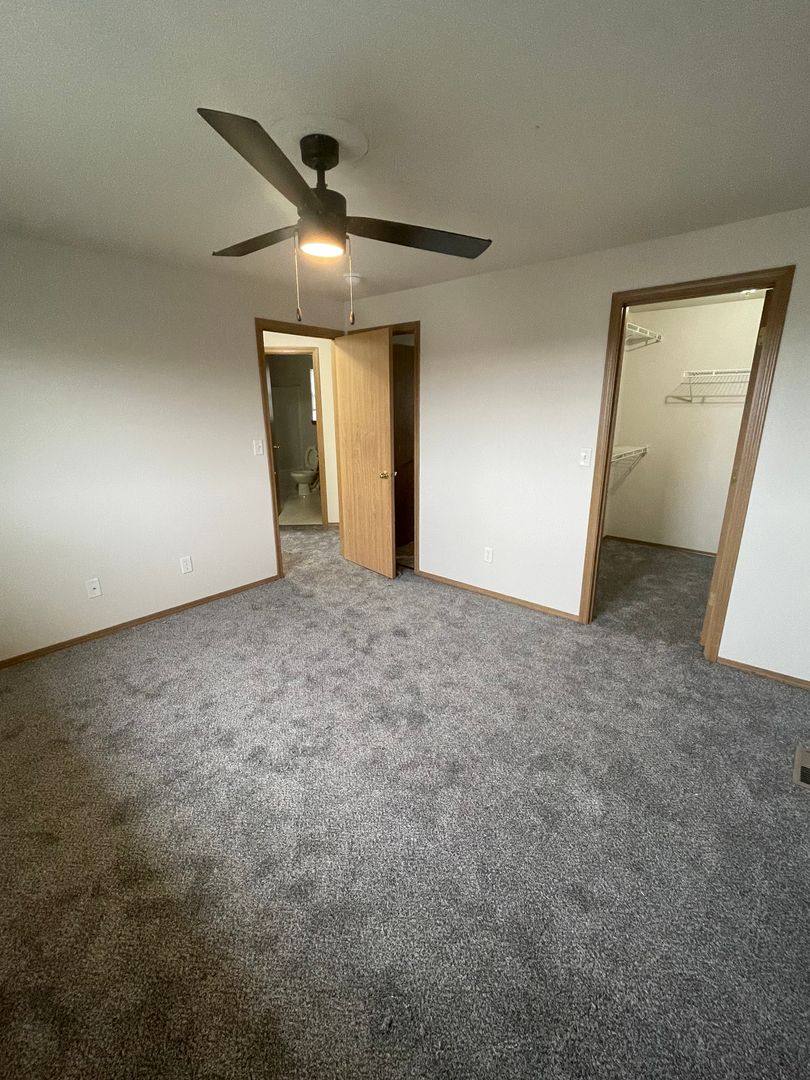 Apartment for rent at 1047 S 10th St, Lebanon, OR 97355
