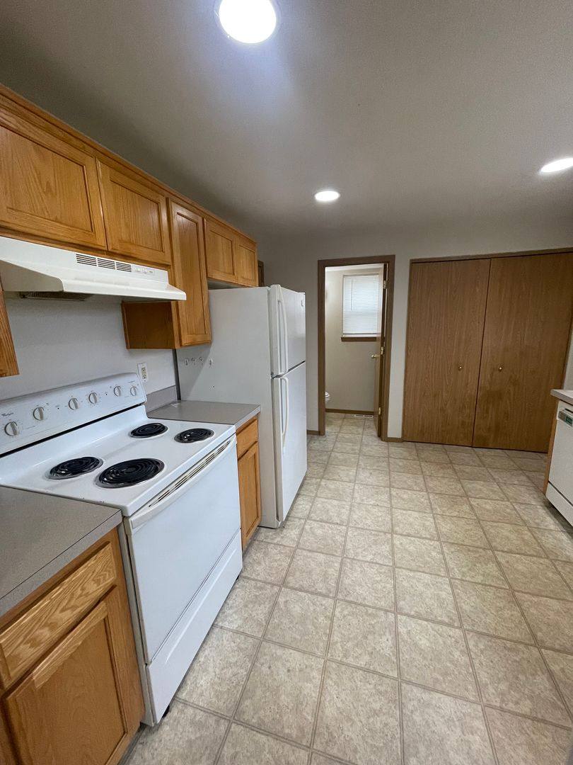Apartment for rent at 1047 S 10th St, Lebanon, OR 97355