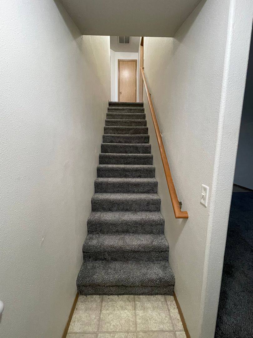 Apartment for rent at 1047 S 10th St, Lebanon, OR 97355