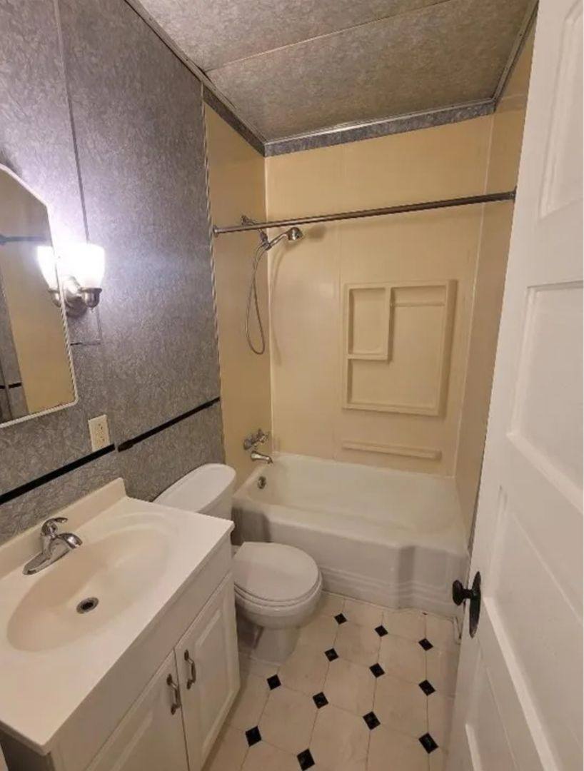 Apartment for rent at 2903 N Calvert St, Baltimore, MD 21218