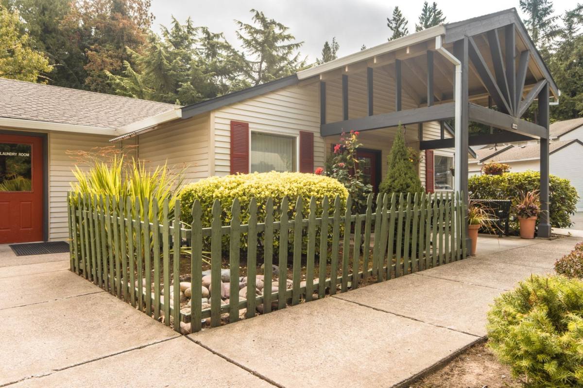 Apartment for rent at 14155 S Beavercreek Rd, Oregon City, OR 97045