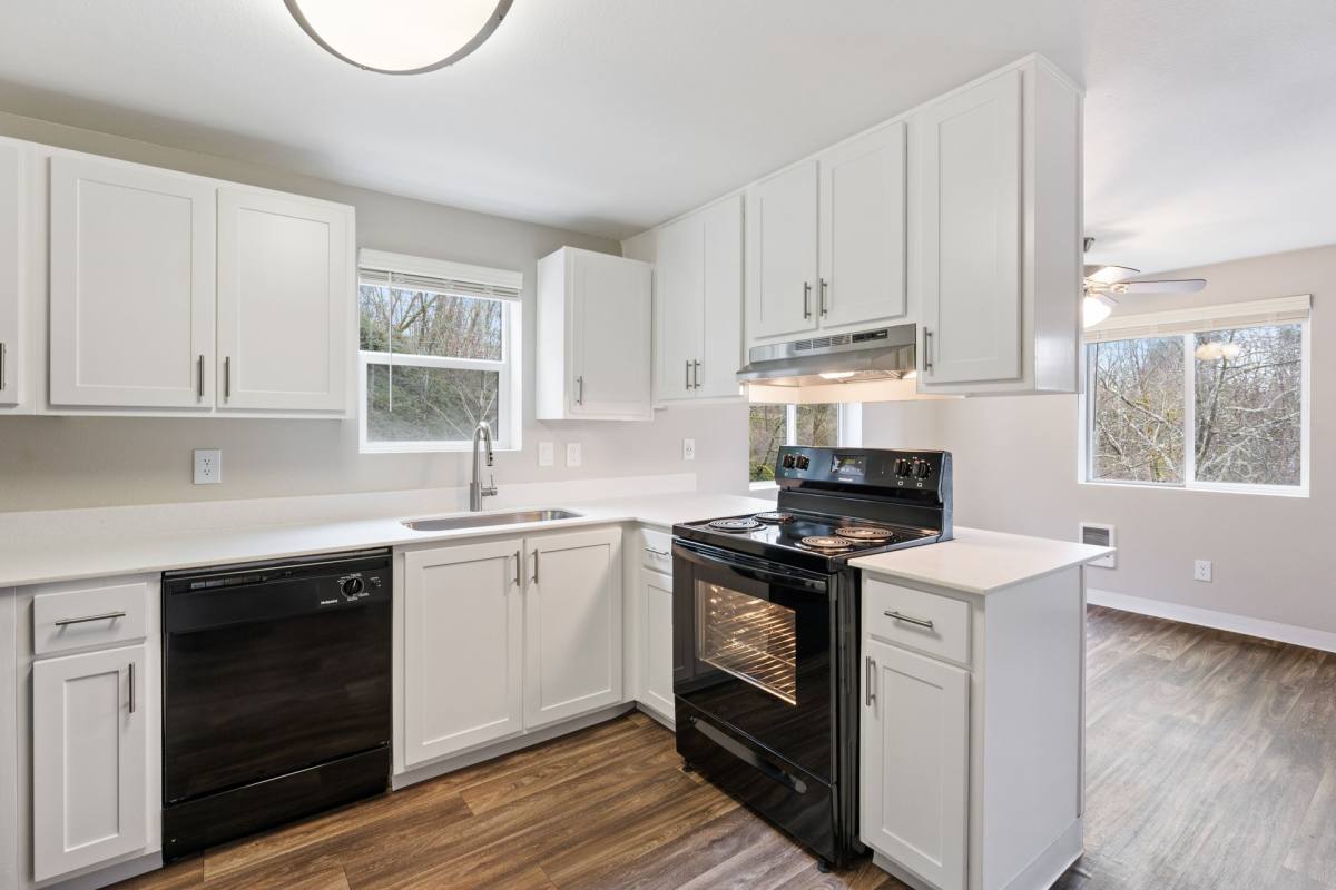 Apartment for rent at 14155 S Beavercreek Rd, Oregon City, OR 97045