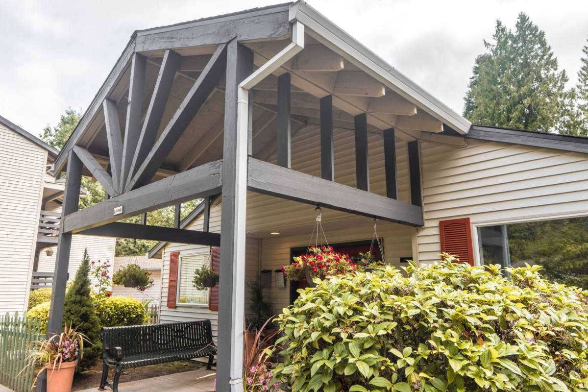 Apartment for rent at 14155 S Beavercreek Rd, Oregon City, OR 97045