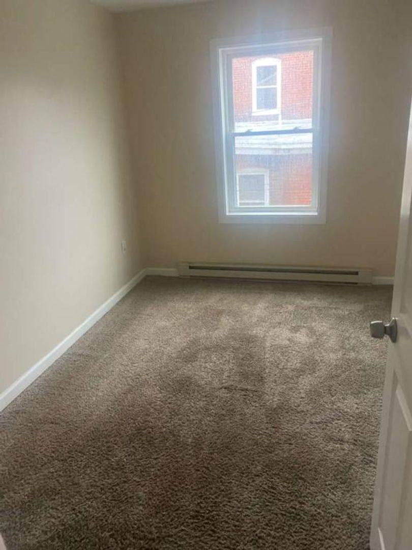 Apartment for rent at 32 N St, Warren, MA 01083