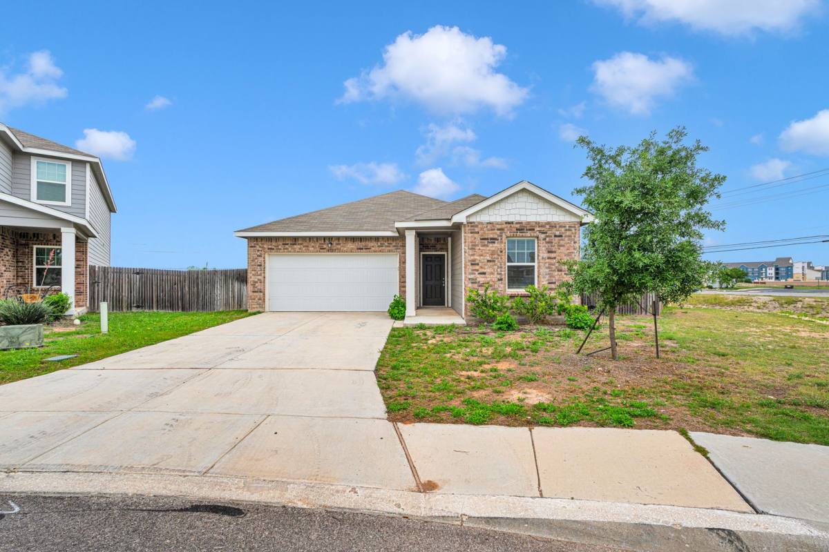 House for rent at 14303 Gunsight Pass, San Antonio, TX 78253