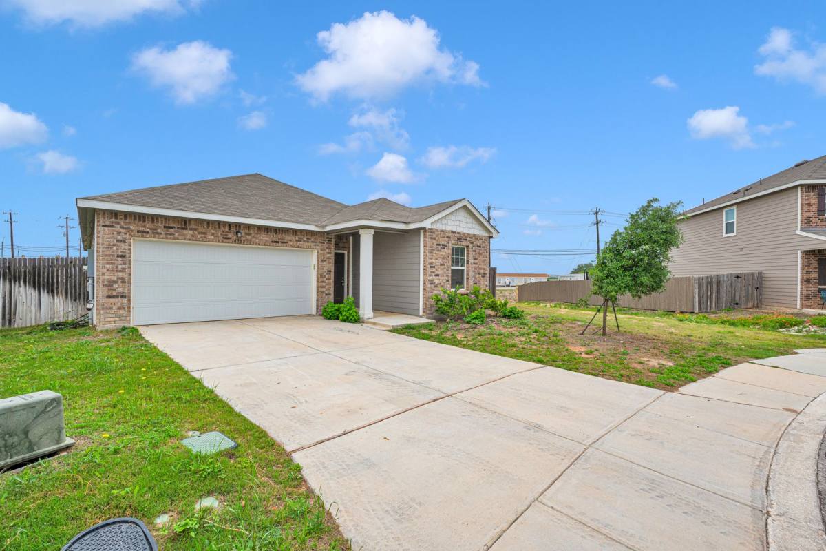 House for rent at 14303 Gunsight Pass, San Antonio, TX 78253