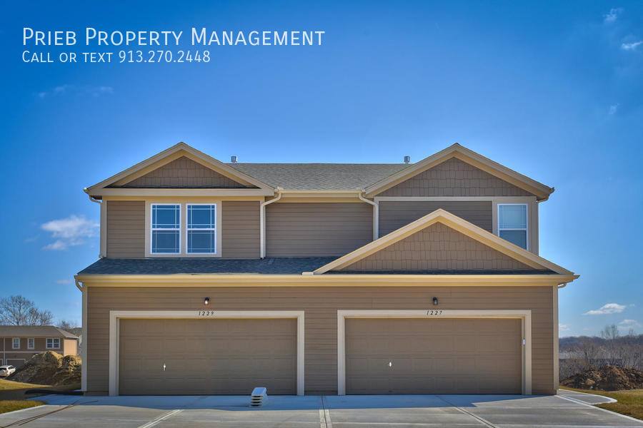 Townhouse for rent at 2084 S 137th St, Bonner Springs, KS 66012
