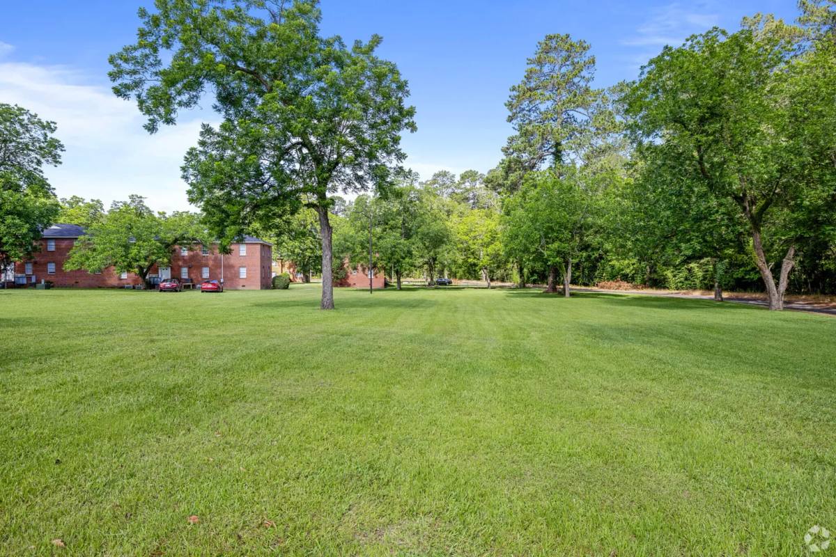 Apartment for rent at 201 Holly Dr, Albany, GA 31705