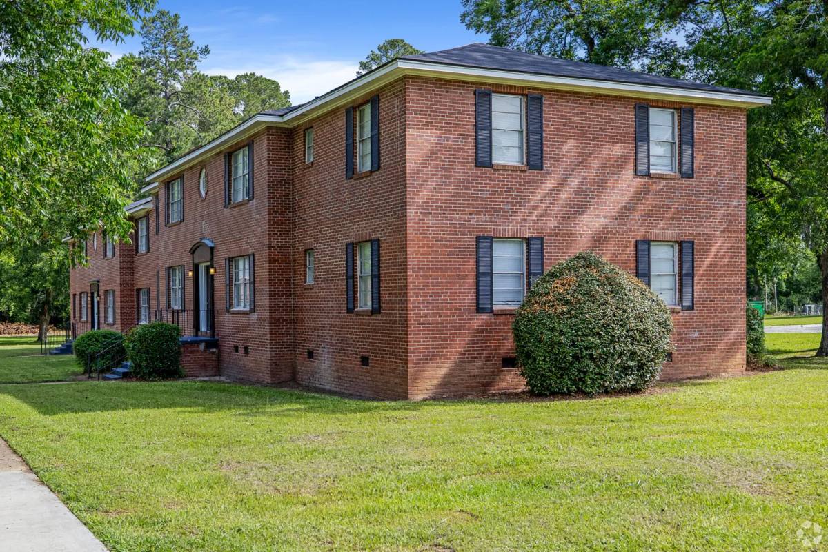Apartment for rent at 201 Holly Dr, Albany, GA 31705