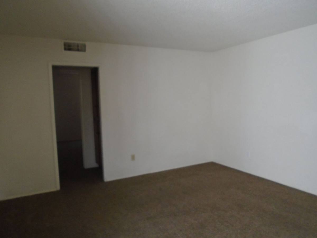 Apartment for rent at 4720 Buckley Way, 1-12, Bakersfield, CA 93309