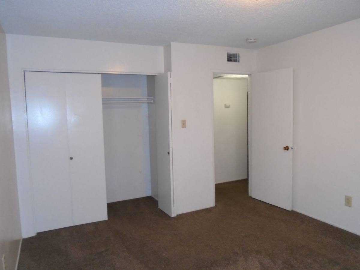 Apartment for rent at 4720 Buckley Way, 1-12, Bakersfield, CA 93309