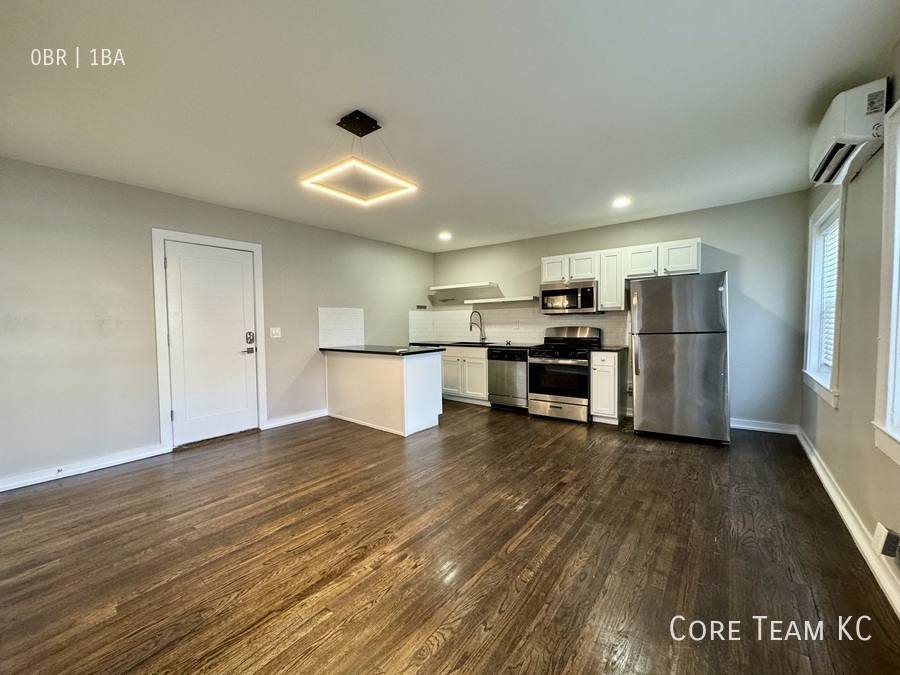 Apartment for rent at 110 E 40th St, Kansas City, MO 64111