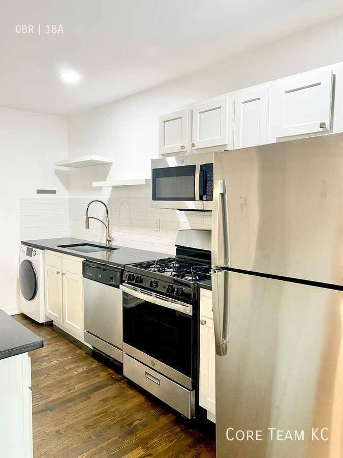 Apartment for rent at 110 E 40th St, Kansas City, MO 64111