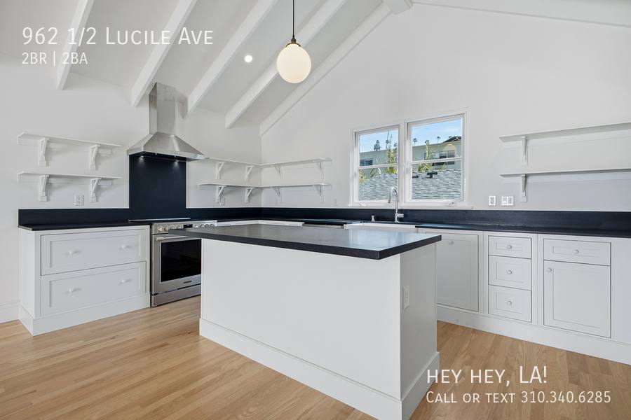 Apartment for rent at 962 1 2 Lucile Ave, Los Angeles, CA 90026