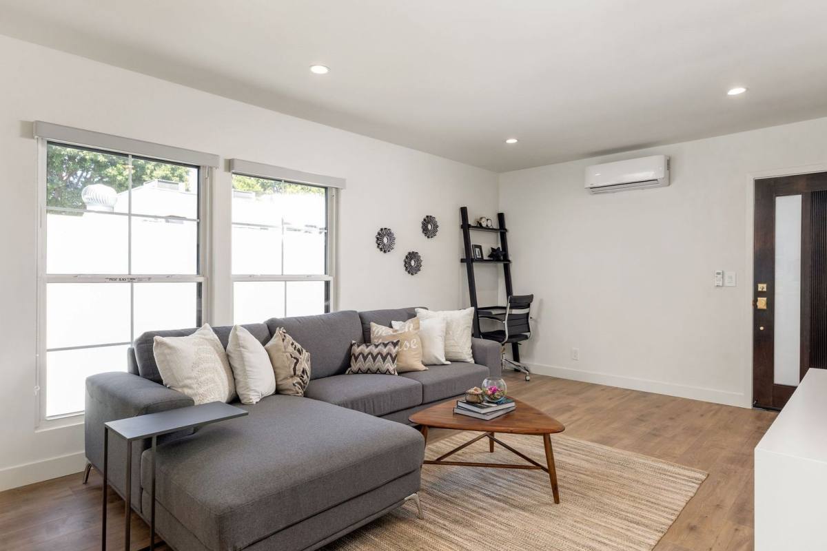 Apartment for rent at 10022 Culver Blvd, Culver City, CA 90232