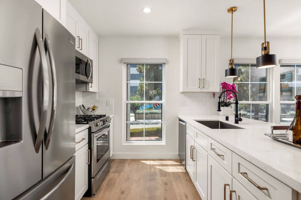 Apartment for rent at 10022 Culver Blvd, Culver City, CA 90232