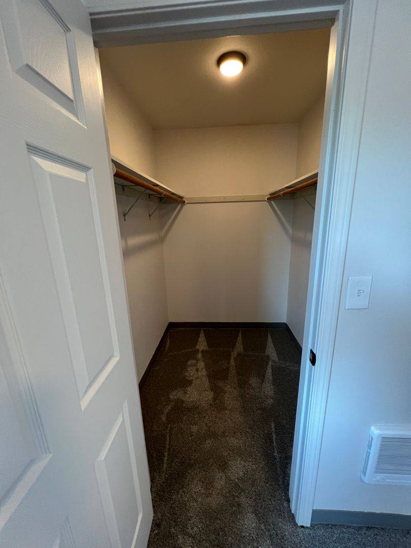 Apartment for rent at 806 E White Birch Ave, Ellensburg, WA 98926