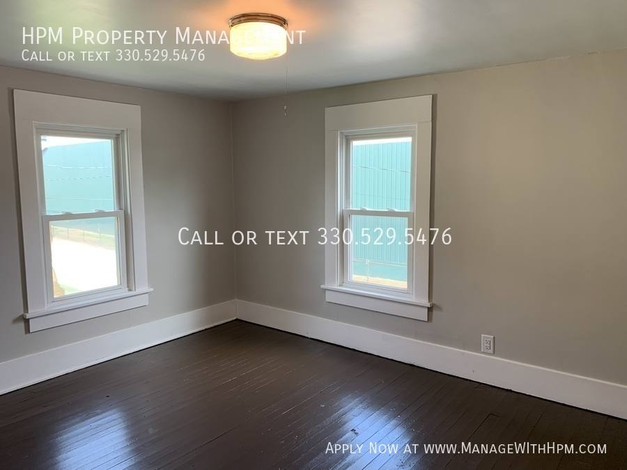 Apartment for rent at 1329 Auld St, Alliance, OH 44601