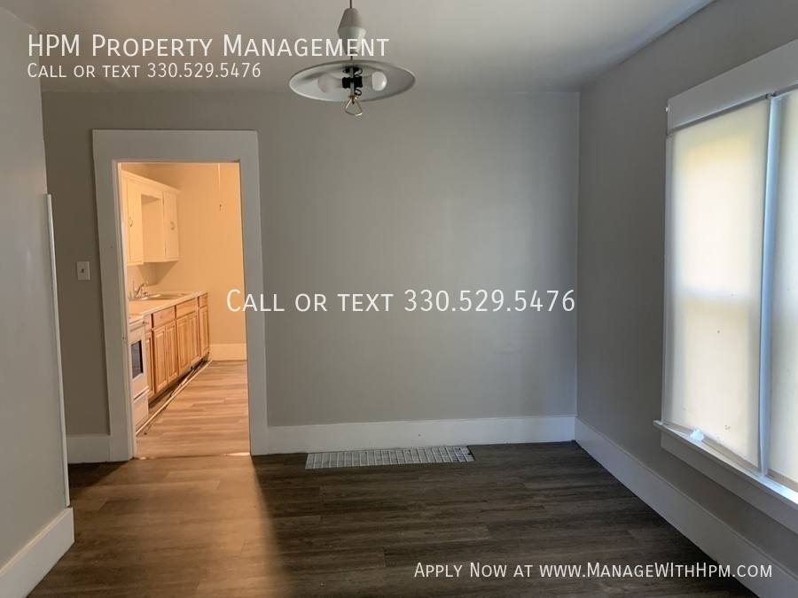 Apartment for rent at 1329 Auld St, Alliance, OH 44601