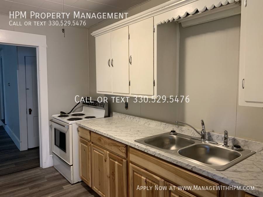 Apartment for rent at 1329 Auld St, Alliance, OH 44601