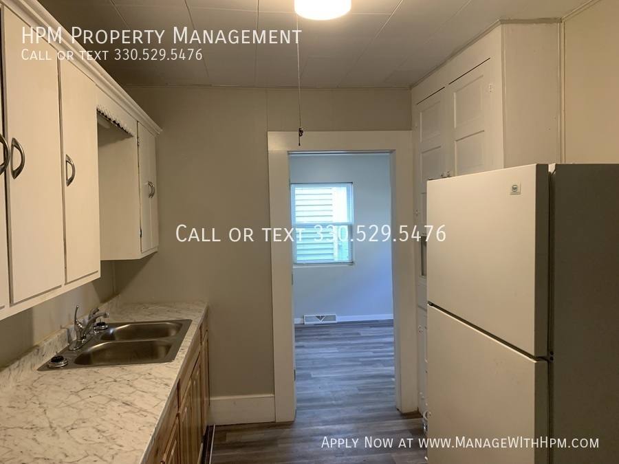 Apartment for rent at 1329 Auld St, Alliance, OH 44601