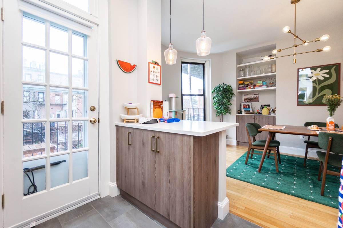 Apartment for rent at 209 W Newton St, Boston, MA 02116