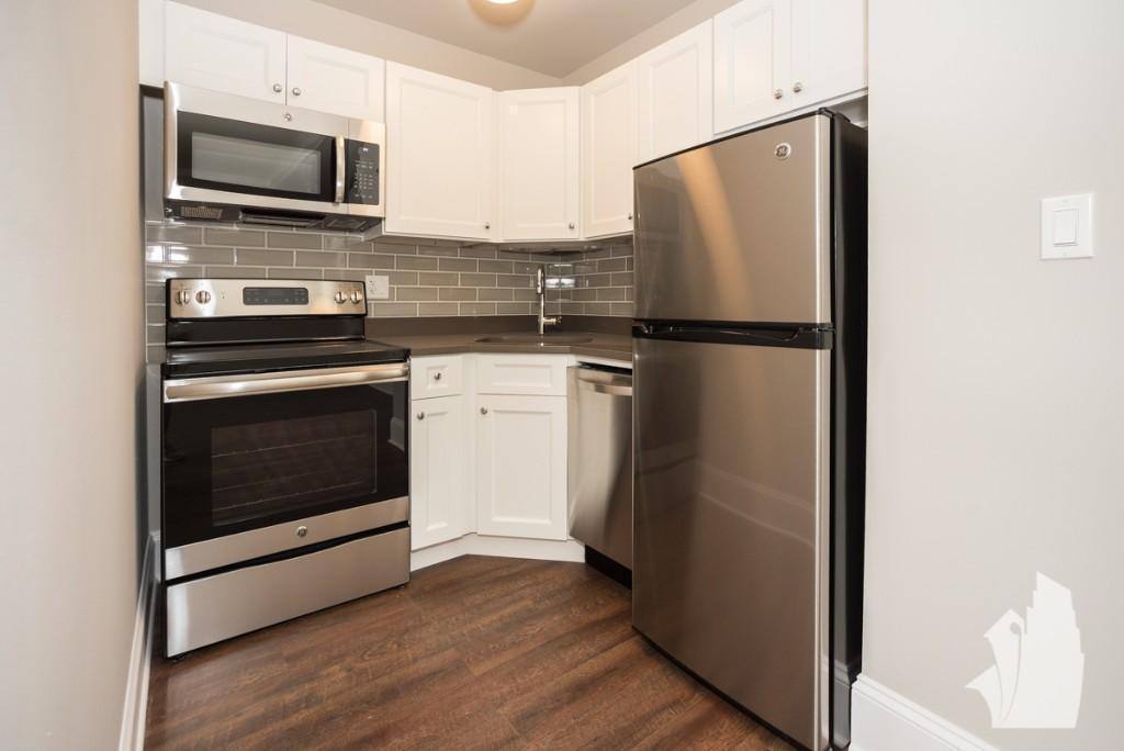 Apartment for rent at 817 W Lakeside Place, Chicago, IL 60640