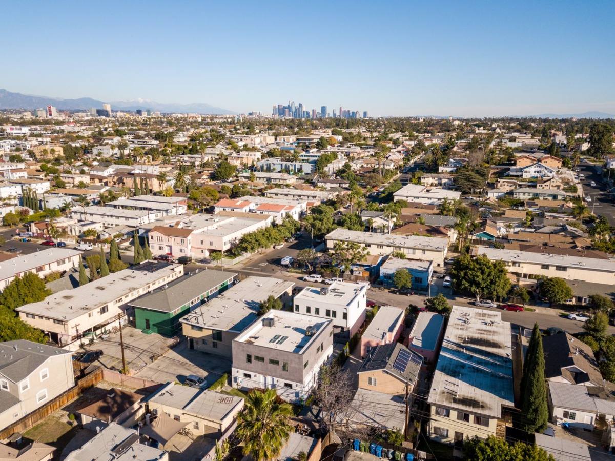 Apartment for rent at 1805-1807-1809 S Longwood Ave, Los Angeles, CA 90019