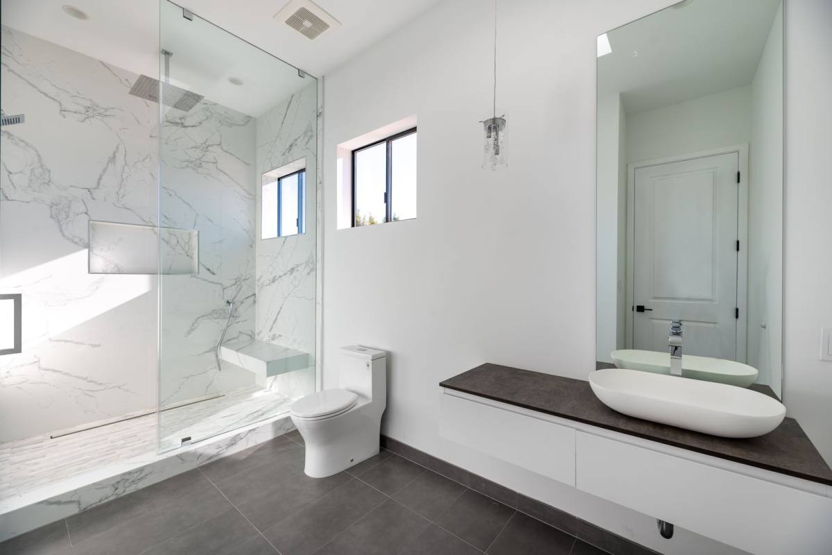 Apartment for rent at 1805-1807-1809 S Longwood Ave, Los Angeles, CA 90019