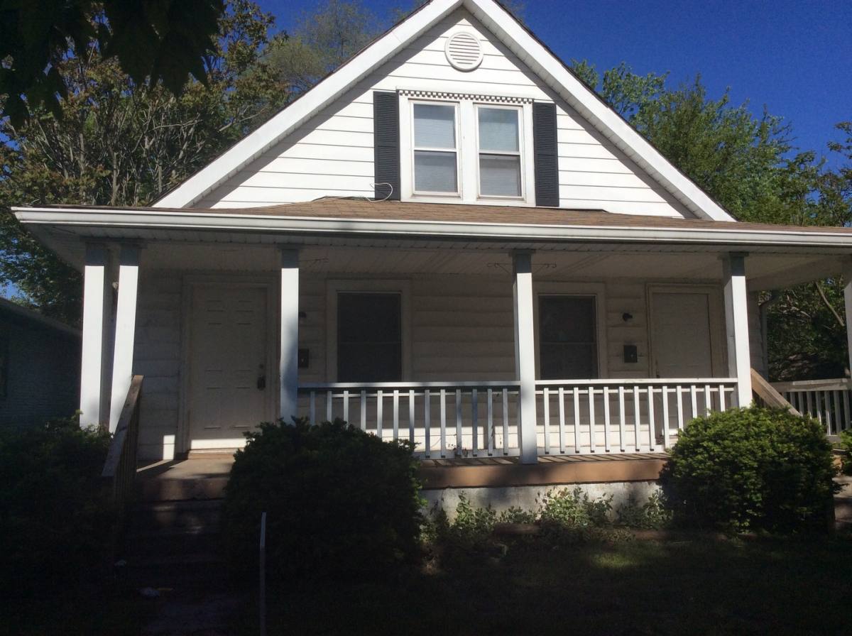 Apartment for rent at 910-12 Ewing, Indianapolis, IN 46201