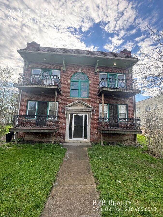 Apartment for rent at 3424 E 139th St, Cleveland, OH 44120
