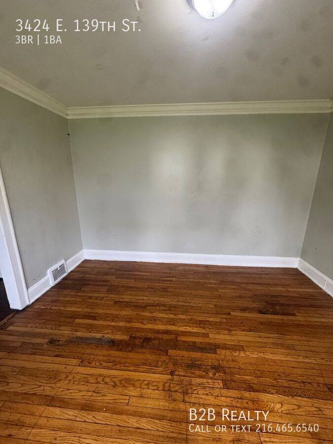 Apartment for rent at 3424 E 139th St, Cleveland, OH 44120