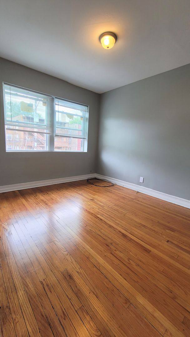 Apartment for rent at 7637 S Kingston Ave, Chicago, IL 60649