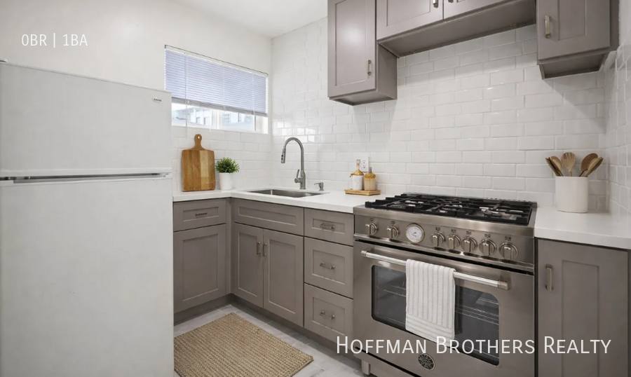 Apartment for rent at 1137 N Clark St #6, West Hollywood, CA 90069