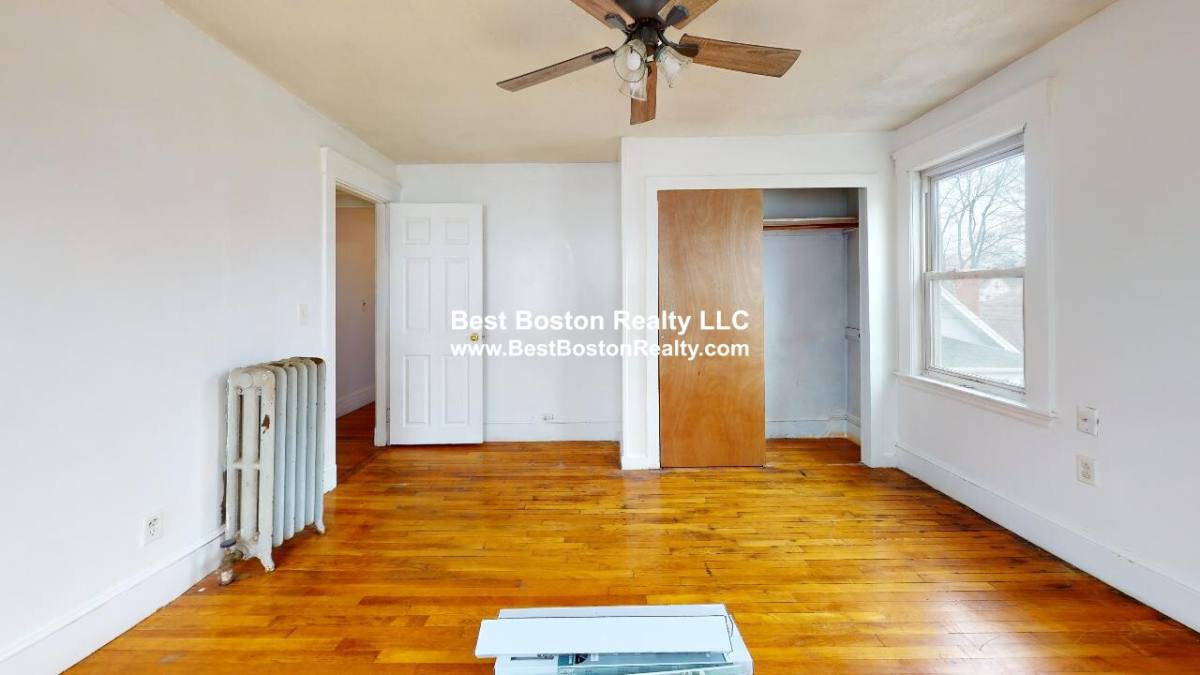 Apartment for rent at 14 Lincoln Court, Saugus, MA 01906