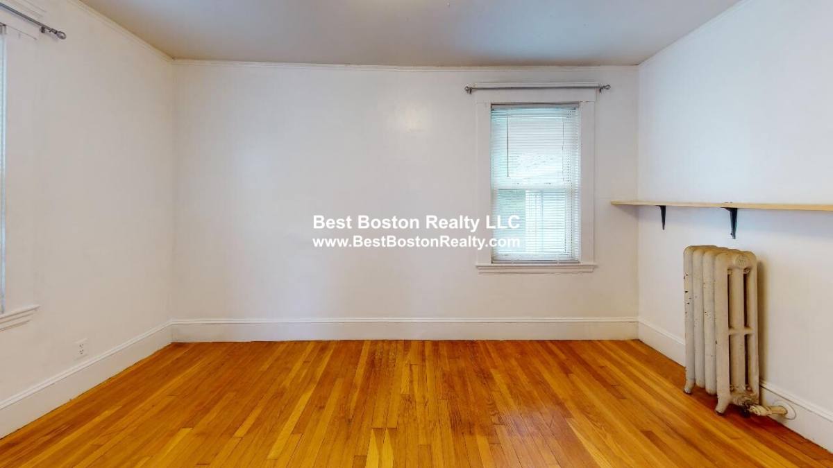 Apartment for rent at 14 Lincoln Court, Saugus, MA 01906