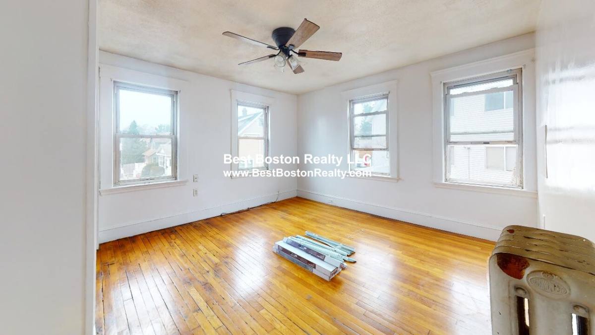 Apartment for rent at 14 Lincoln Court, Saugus, MA 01906